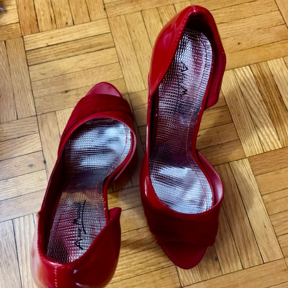 Hot Red platform base pumps - Picture 3 of 7